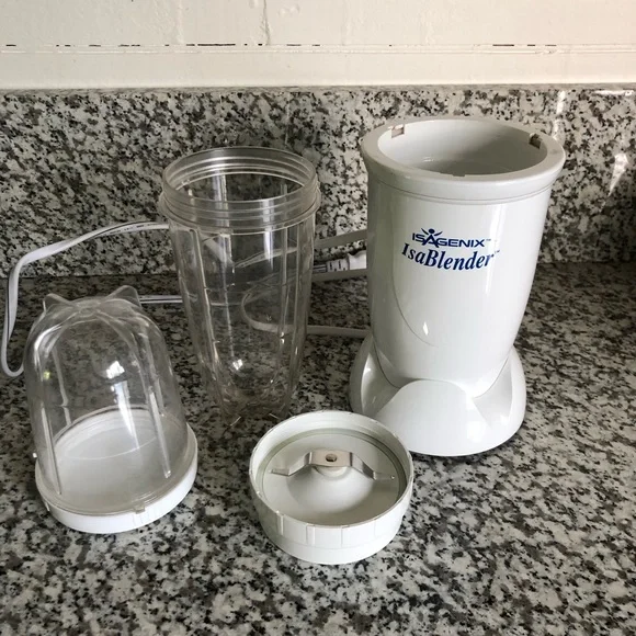 Isagenix Personal Blender with Dry Mill Blade - Picture 1 of 3